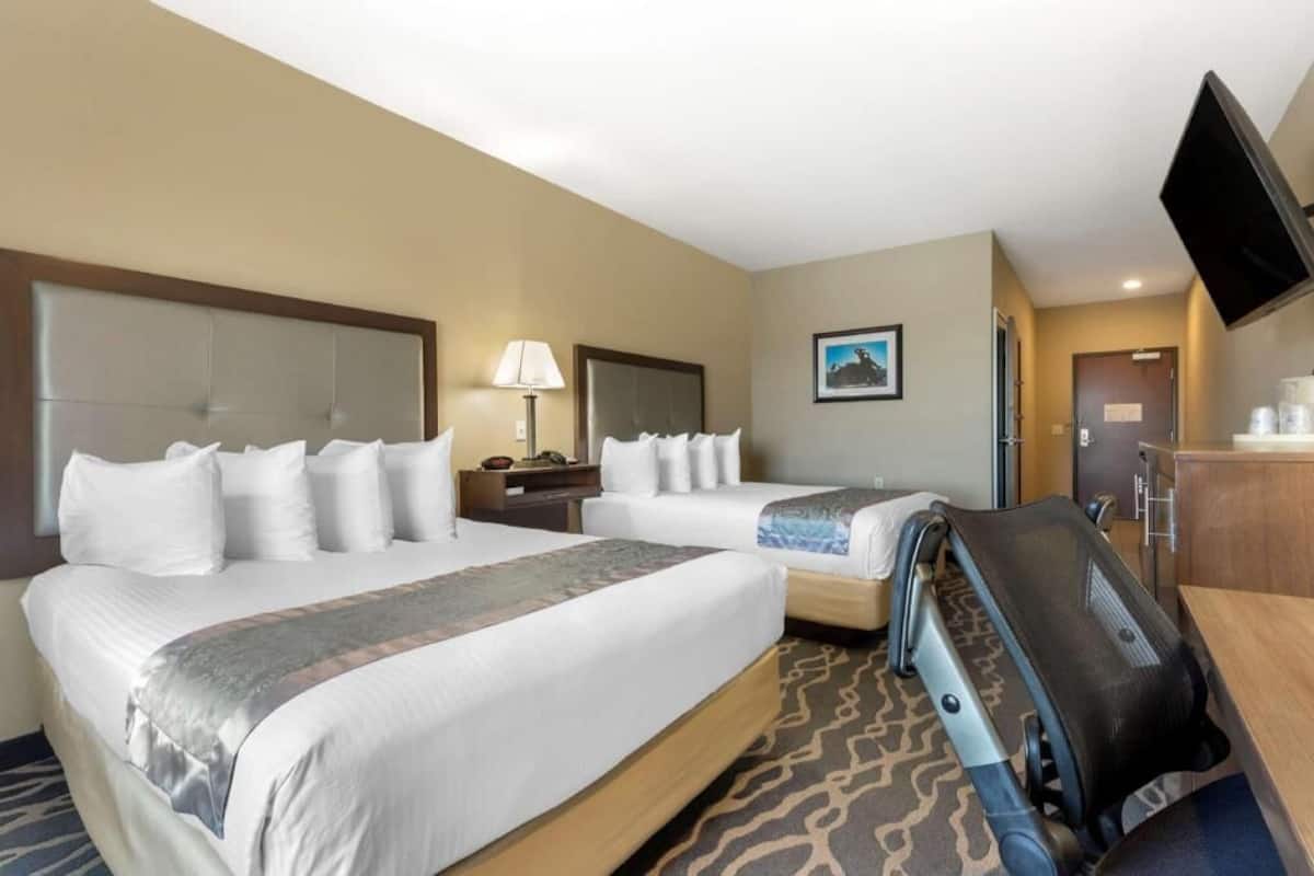 Premium bedding, pillowtop beds, in-room safe, desk