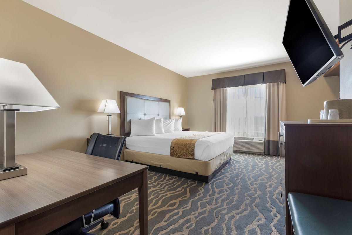 Premium bedding, pillowtop beds, in-room safe, desk