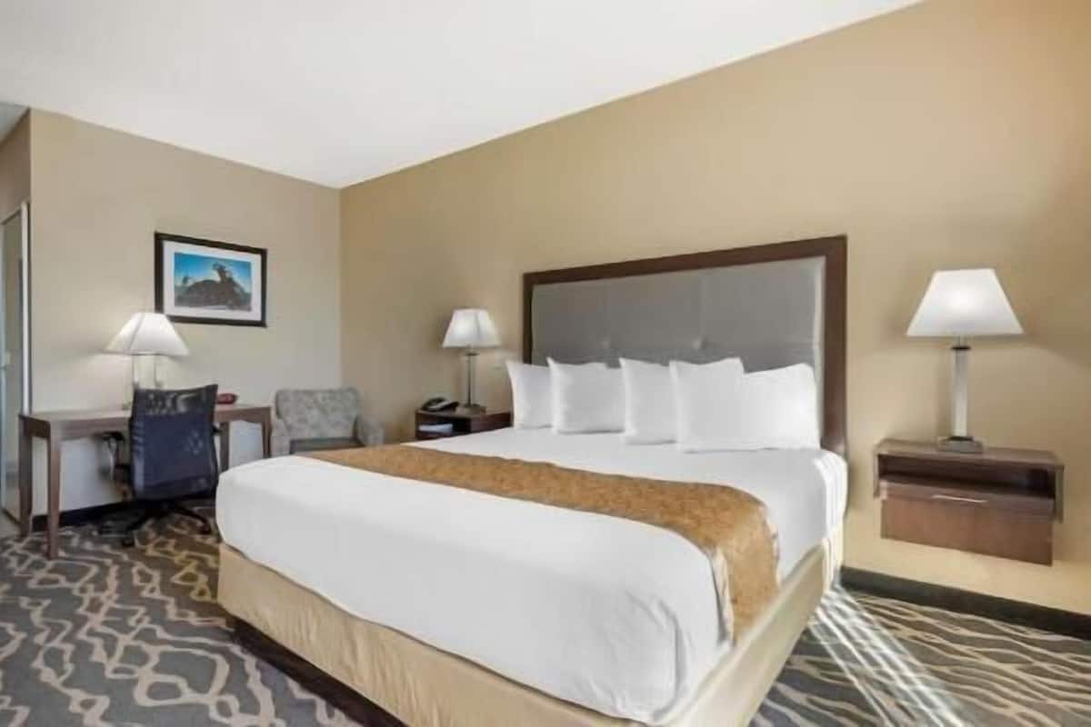 Premium bedding, pillowtop beds, in-room safe, desk