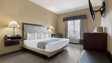 Luxe beddengoed, pillowtop-bedden, een kluis op de kamer, een bureau