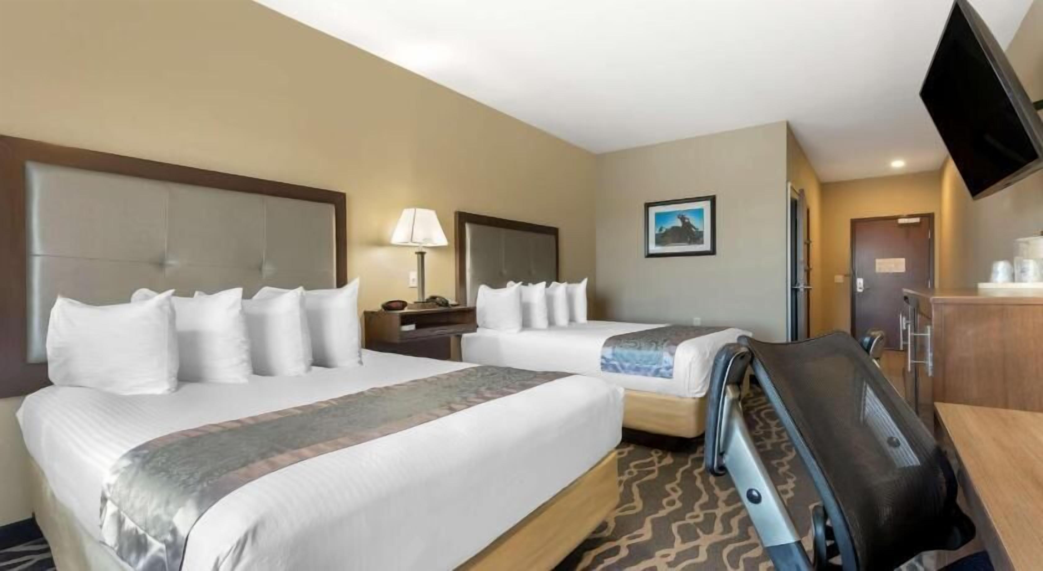 Premium bedding, pillowtop beds, in-room safe, desk