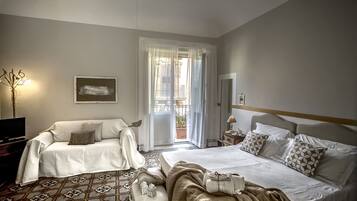 Minibar, soundproofing, free WiFi, bed sheets