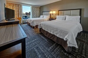 Desk, laptop workspace, iron/ironing board, free WiFi - Hampton Inn & Suites Minneapolis / Downtown (Minneapolis)