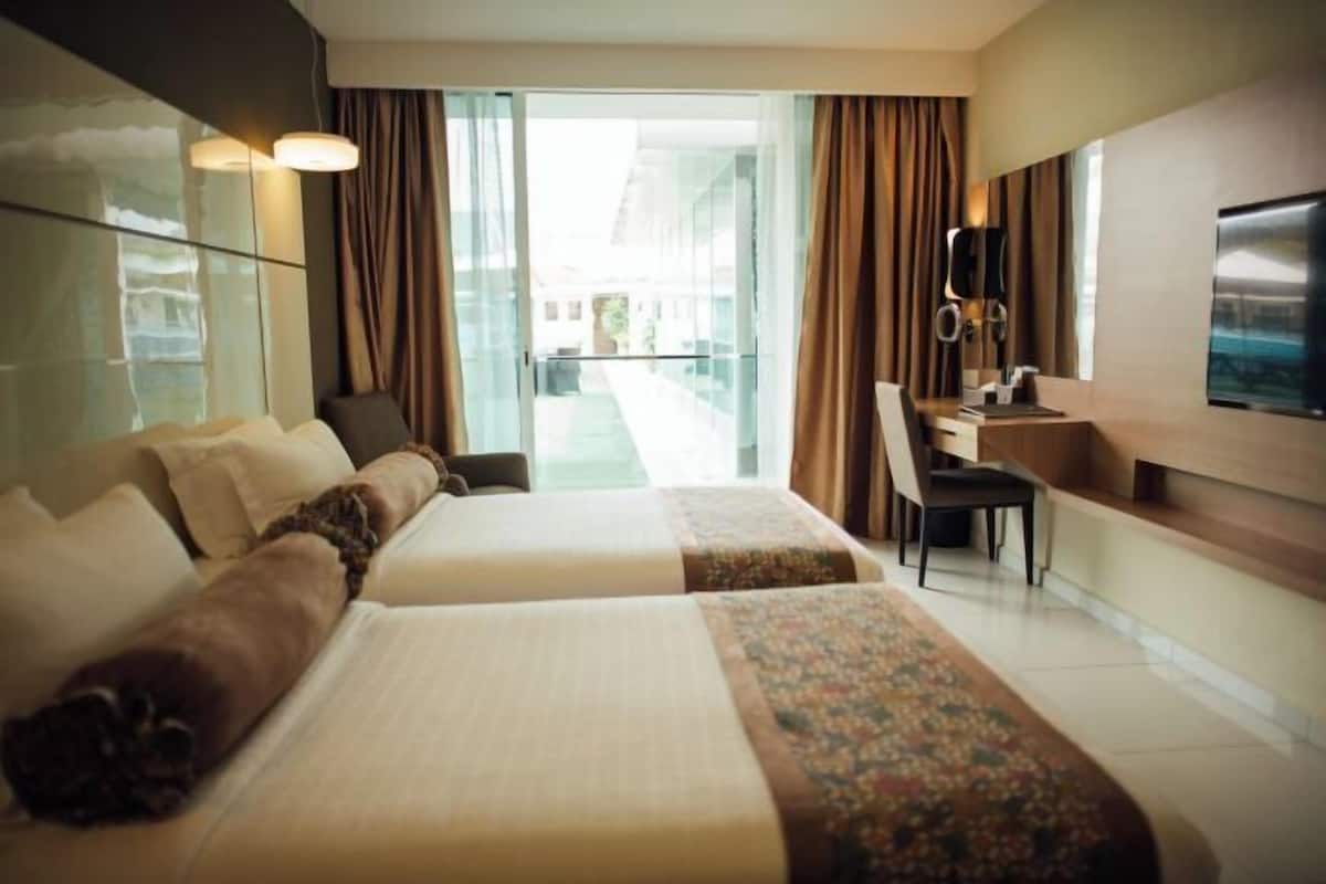 Minibar, in-room safe, desk, blackout curtains
