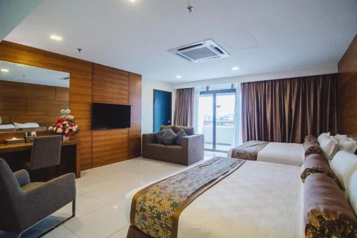 Minibar, in-room safe, desk, blackout curtains