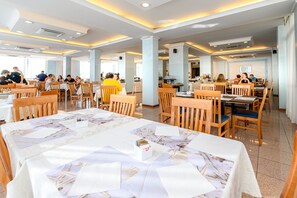 Daily continental breakfast for a fee - Hotel St. Gregory Park (Rimini)
