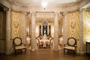 Dinner served - Albemarle Estate at Trump Winery (Charlottesville)
