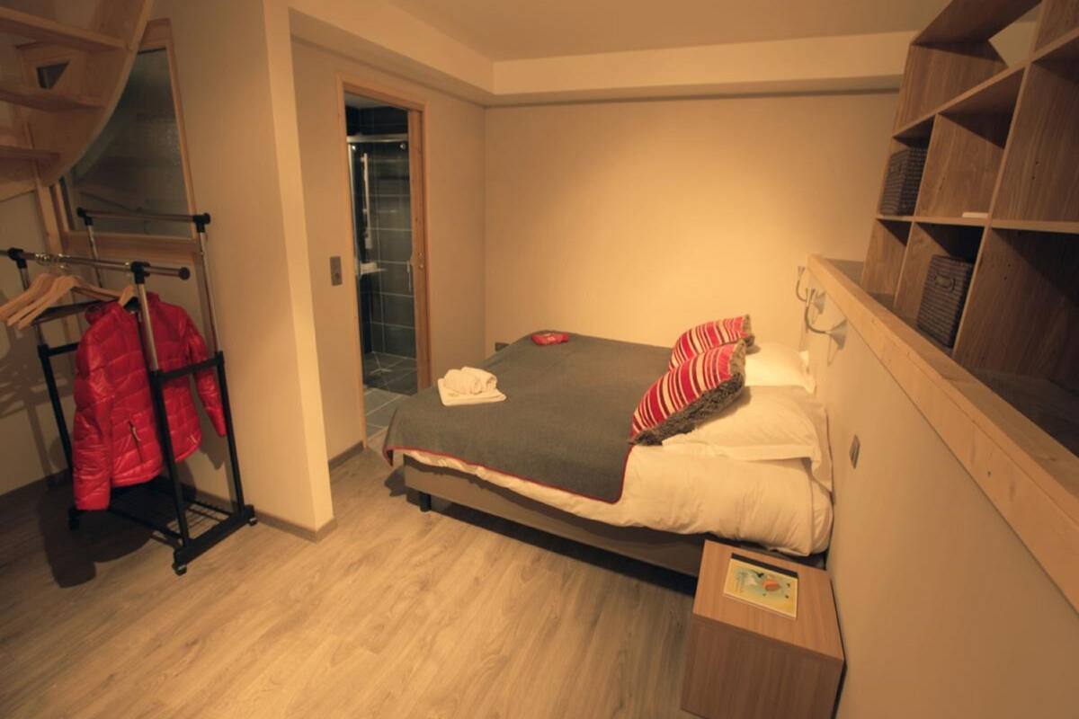 Apartment, 1 Bedroom | Iron/ironing board, free cots/infant beds, free WiFi, bed sheets