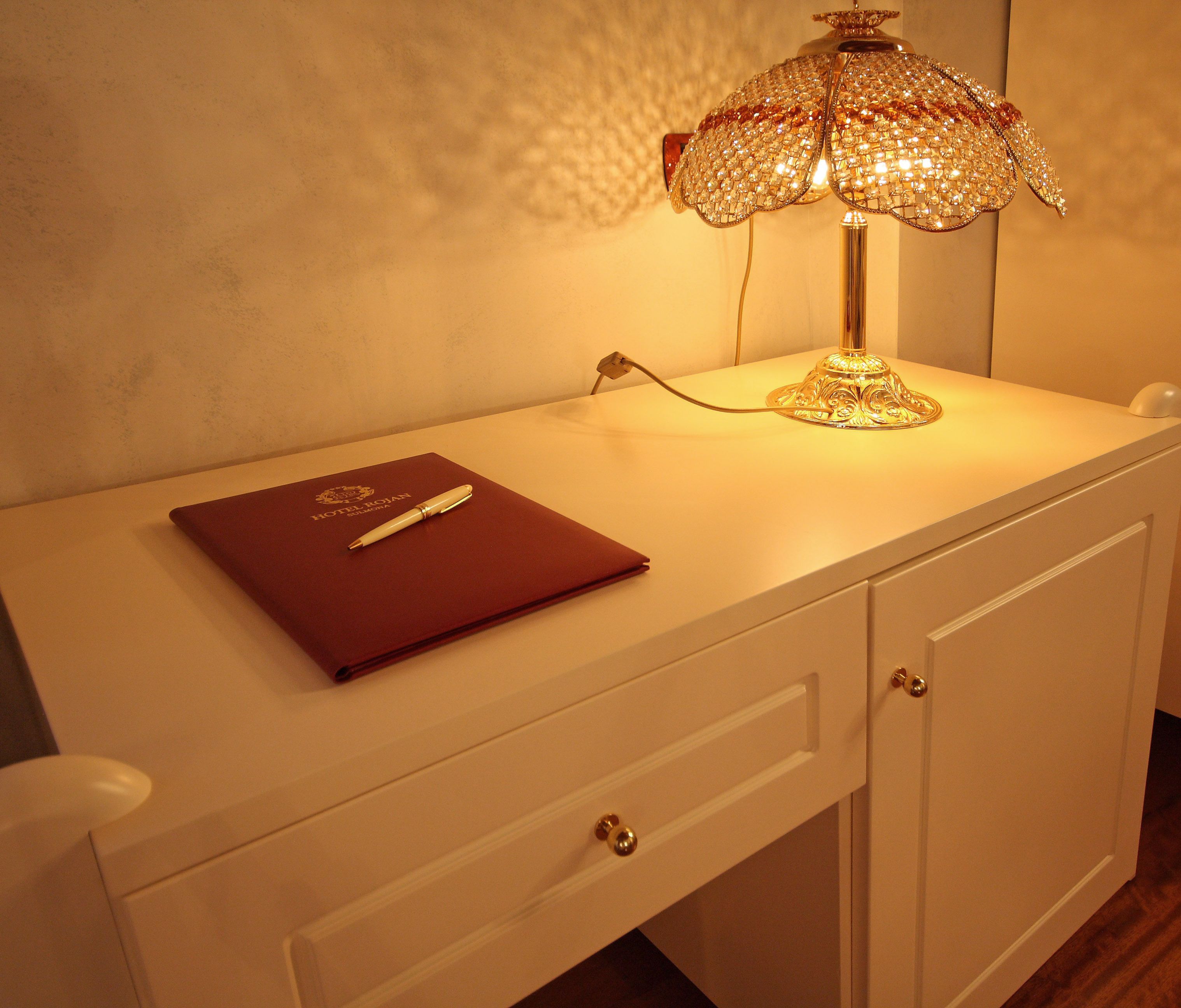 junior suite | in-room safe, soundproofing, free wifi, bed sheets