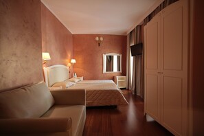 In-room safe, soundproofing, free WiFi, bed sheets - Hotel Rojan (Sulmona)