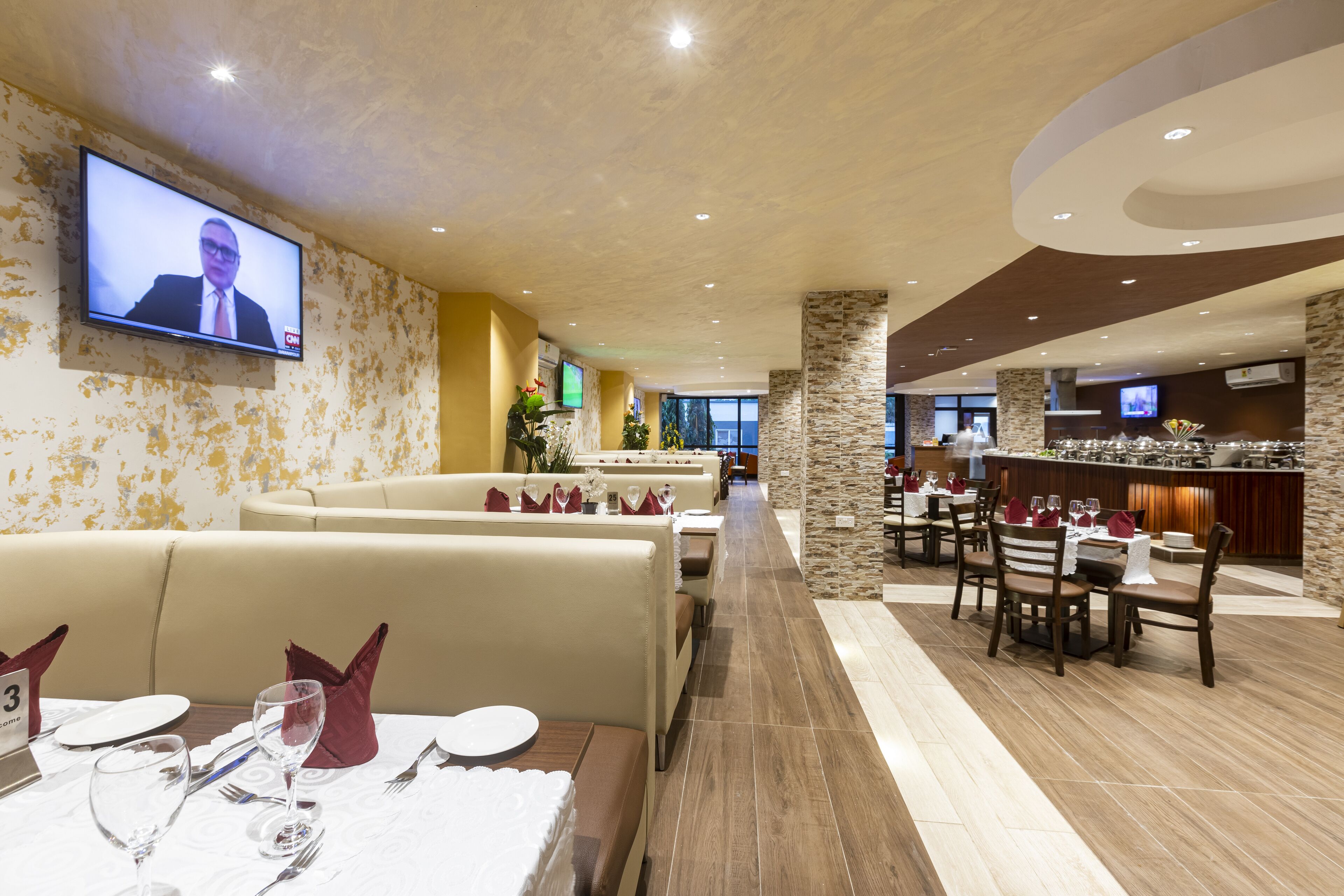 breakfast, lunch, dinner served; international cuisine