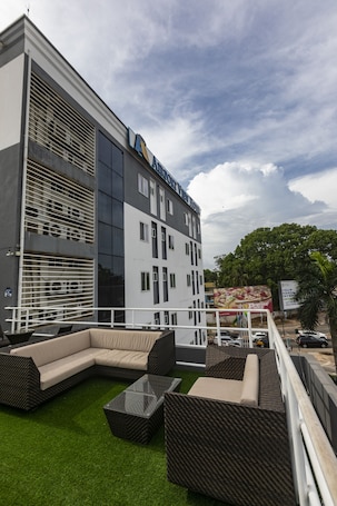 Terrasse/Patio. Airport View Hotel