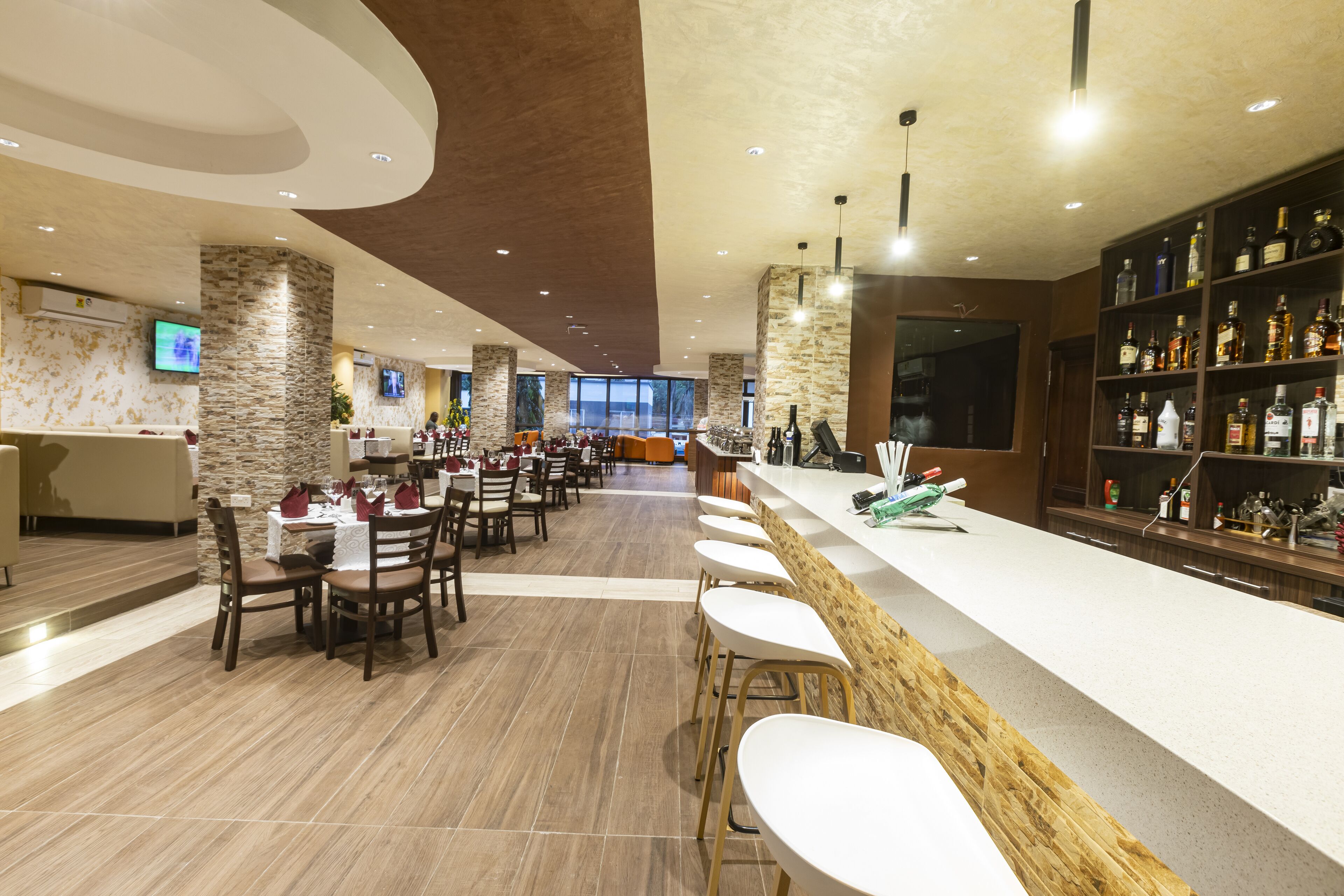 breakfast, lunch, dinner served; international cuisine