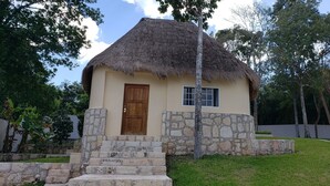 Property grounds - Bacalar Lagoon Resort (Pedro A. Santos)