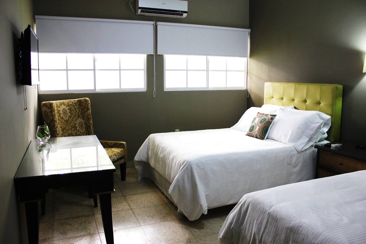 Standard Twin Room | In-room safe, desk, rollaway beds (surcharge), WiFi (free)