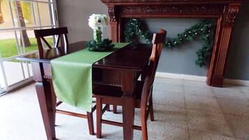 Breakfast area