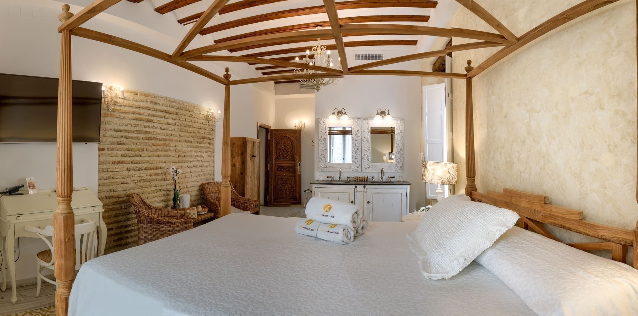 Deluxe Double Room | Down comforters, memory foam beds, minibar, in-room safe