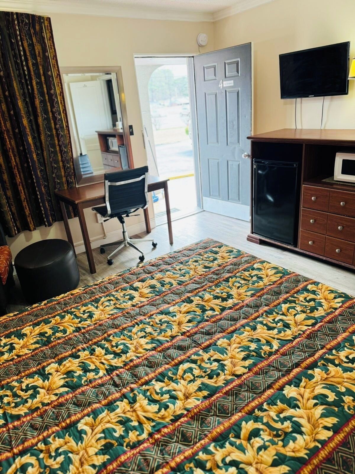 Standard Room | Free WiFi, bed sheets