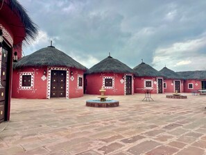 2 bedrooms, in-room safe, desk, soundproofing - Pukhraj Garh Jodhpur (Luni)