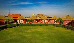 2 bedrooms, in-room safe, desk, soundproofing - Pukhraj Garh Jodhpur (Luni)