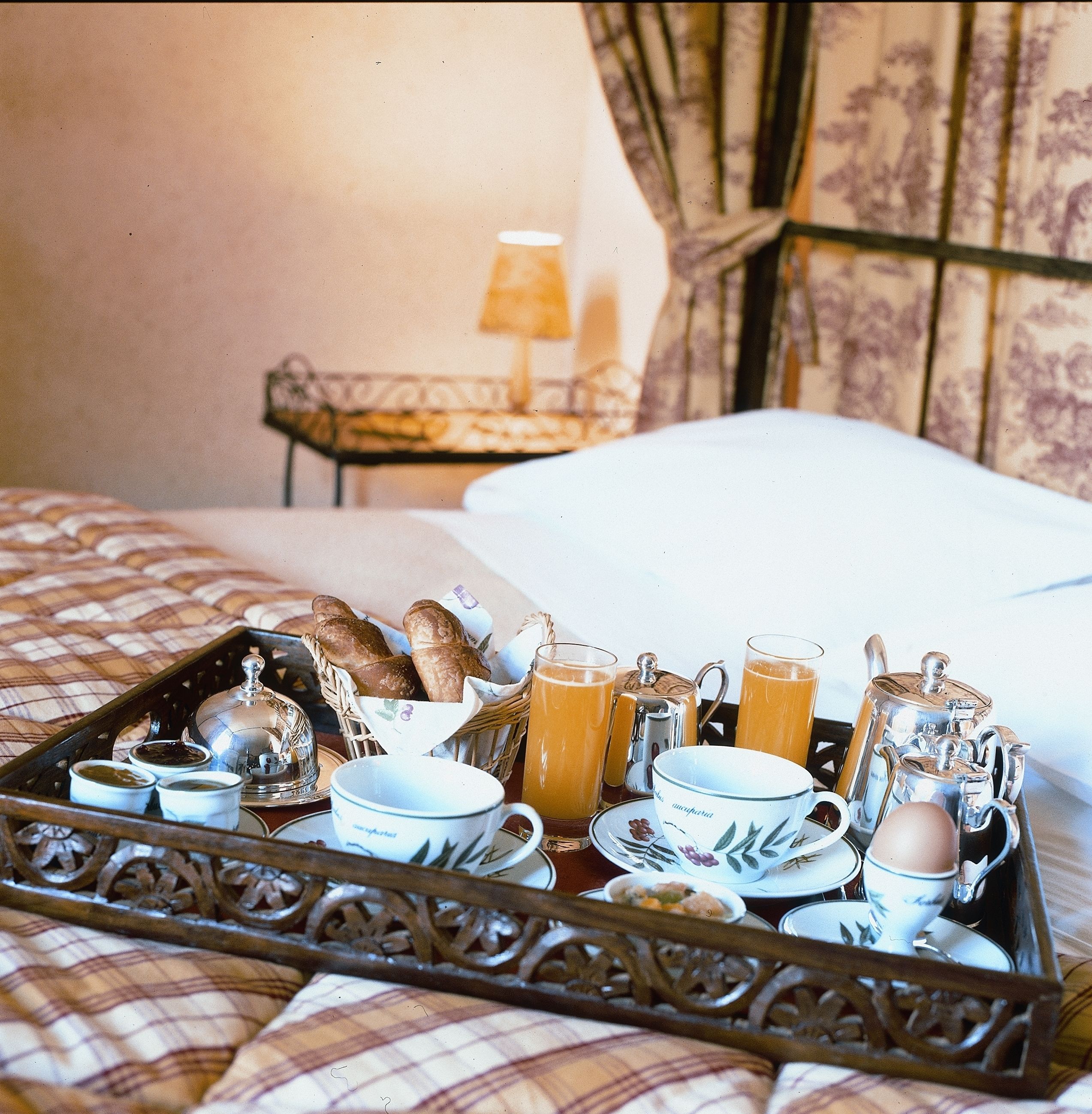 romantic double room, park view | premium bedding, desk, laptop workspace, soundproofing