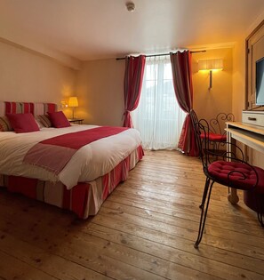 Ropa de cama de alta calidad y escritorio 