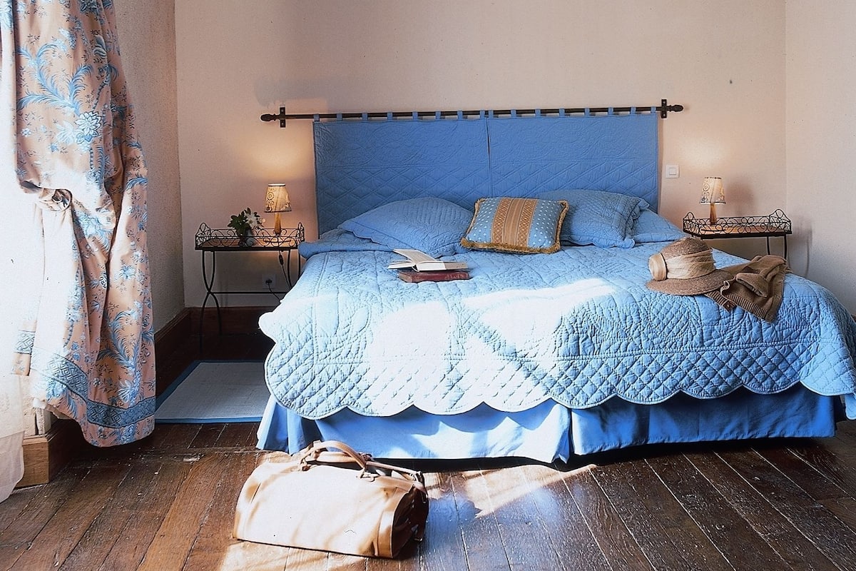 premium double or twin room | premium bedding, desk, laptop workspace, soundproofing