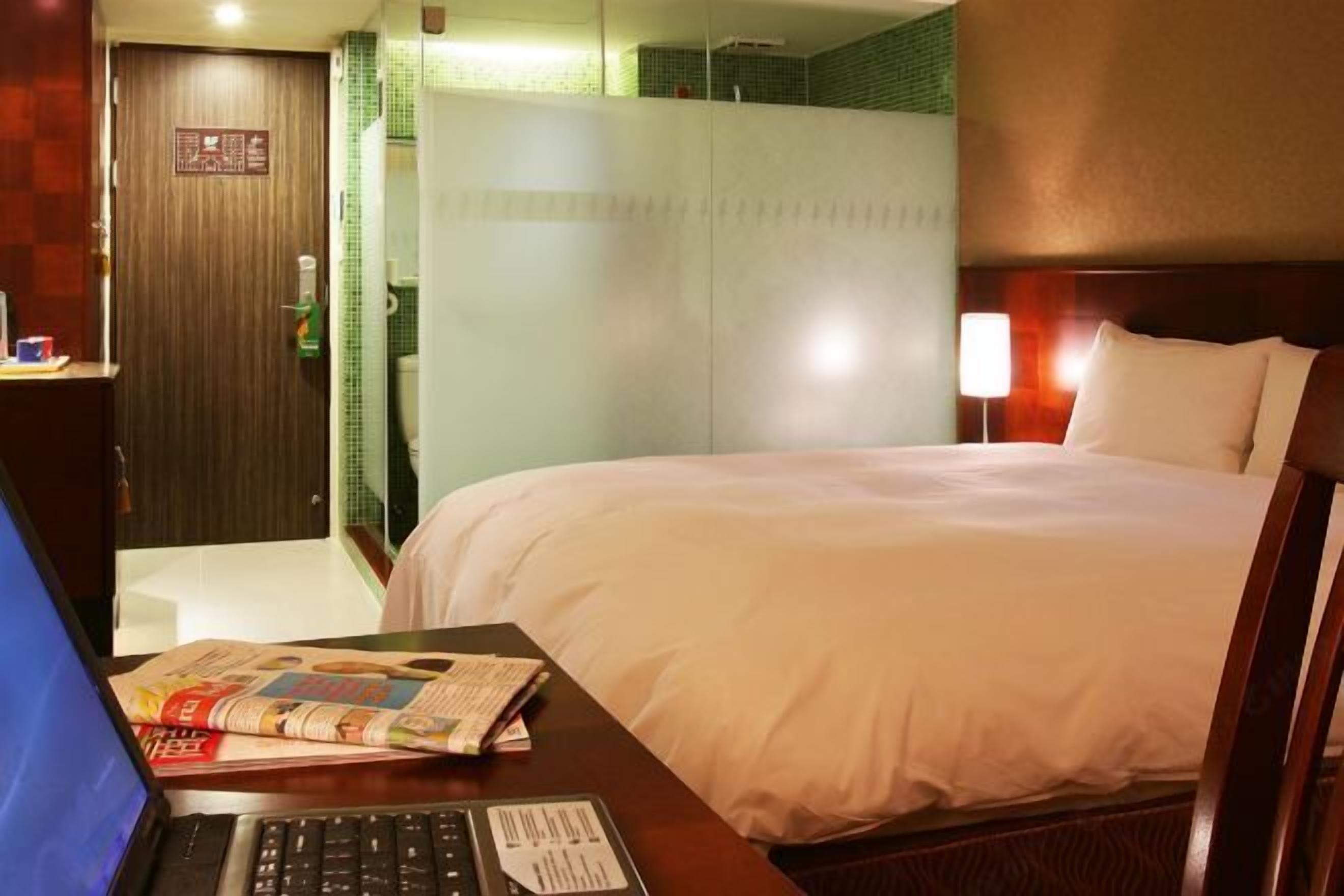 Minibar, desk, blackout curtains, free WiFi