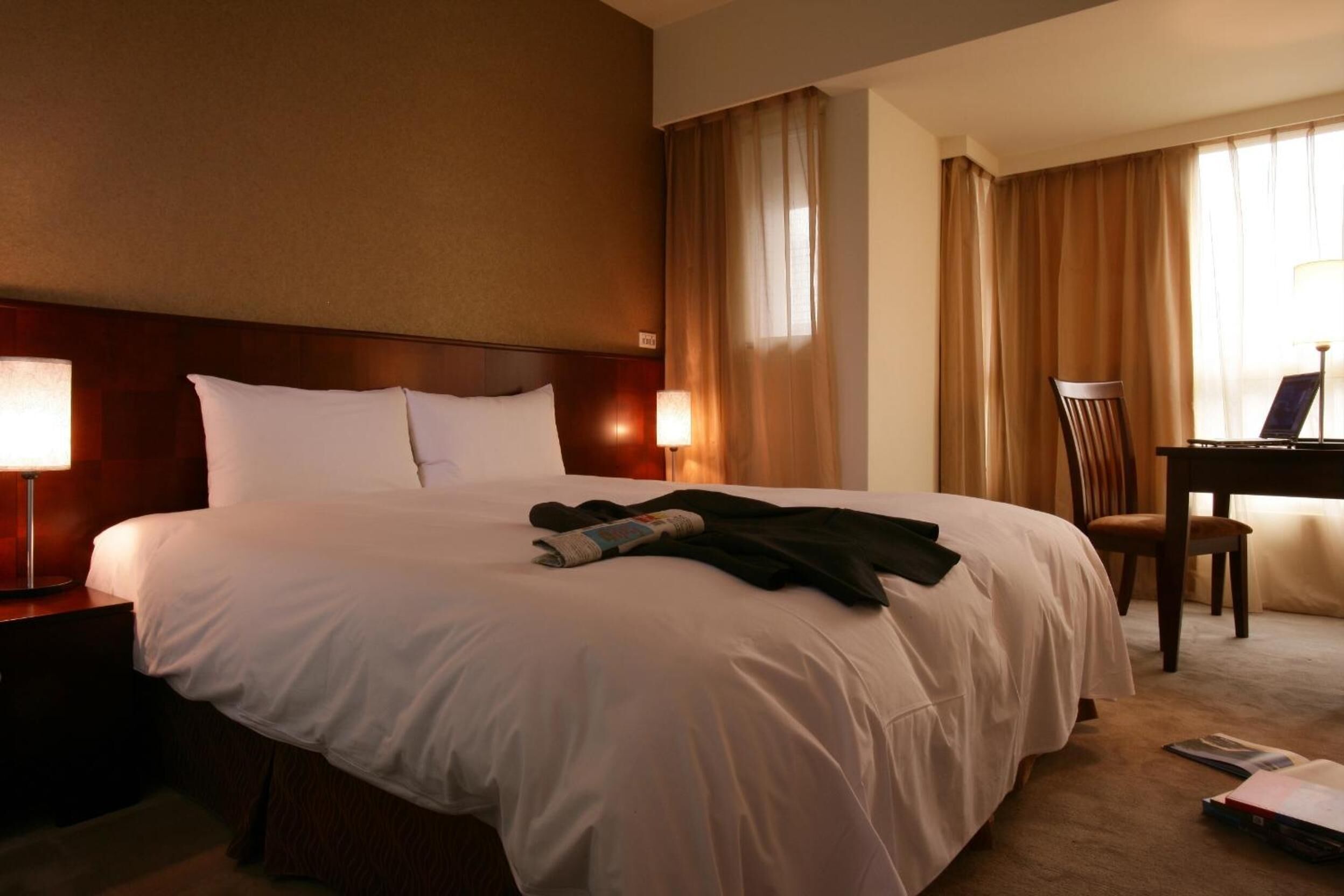 1 bedroom, minibar, desk, blackout curtains