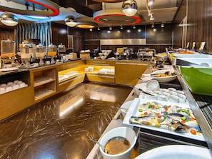 Tägliches Frühstücksbuffet gegen Gebühr
