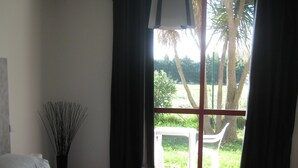 Romantic Double Room, Pool Access, Garden Area (Spa Acces) - Essentiel Spa (Arles)