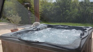 Indoor spa tub - Essentiel Spa (Arles)