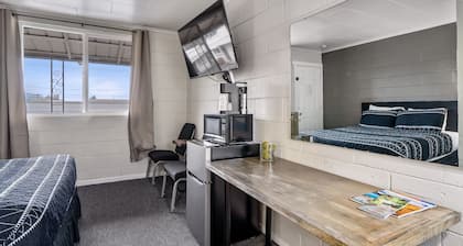 Selkirk Motel