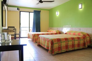 Doppelzimmer | 1 Schlafzimmer, hochwertige Bettwaren, Schreibtisch