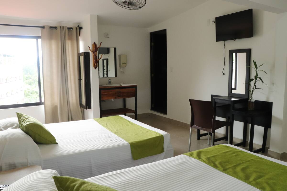 Double Room | 1 bedroom, premium bedding, desk, iron/ironing board