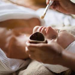Couples treatment room(s), hot tub, body treatments, hydrotherapy