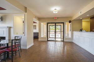 Lobby lounge