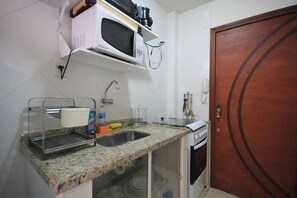 Lägenhet - 1 sovrum | Eget kök | Stort kylskåp, mikrovågsugn, spishäll och kaffe- och tebryggare
