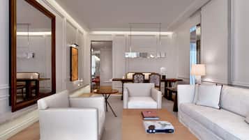 Suite, 1 Bedroom (Harcourt) | Premium bedding, minibar, in-room safe, desk