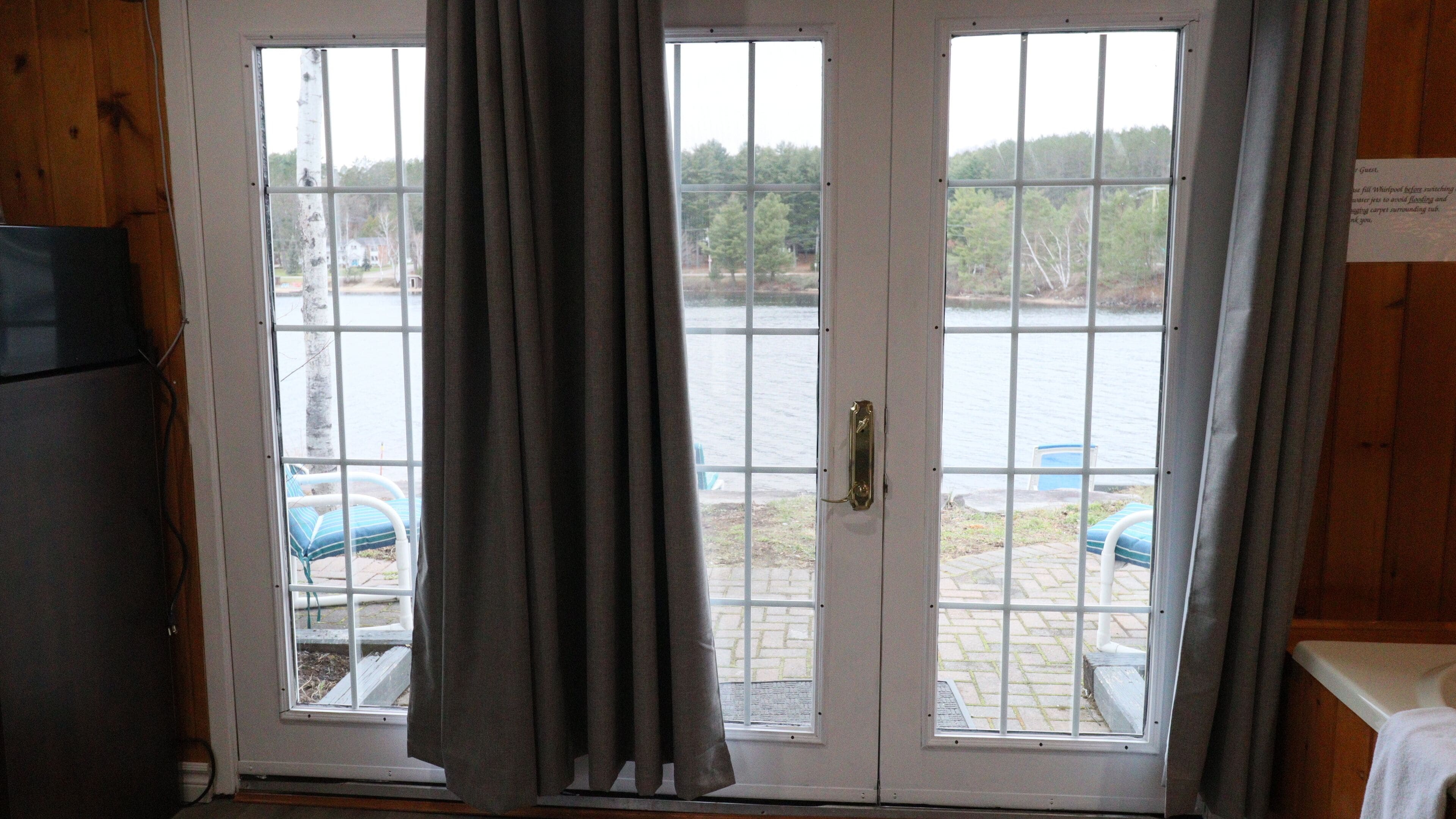 Junior Suite, 1 Queen Bed with Sofa bed, Jetted Tub, Lake View | Lake view