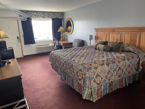 Standard Room, 1 King Bed | Desk, free WiFi, bed sheets