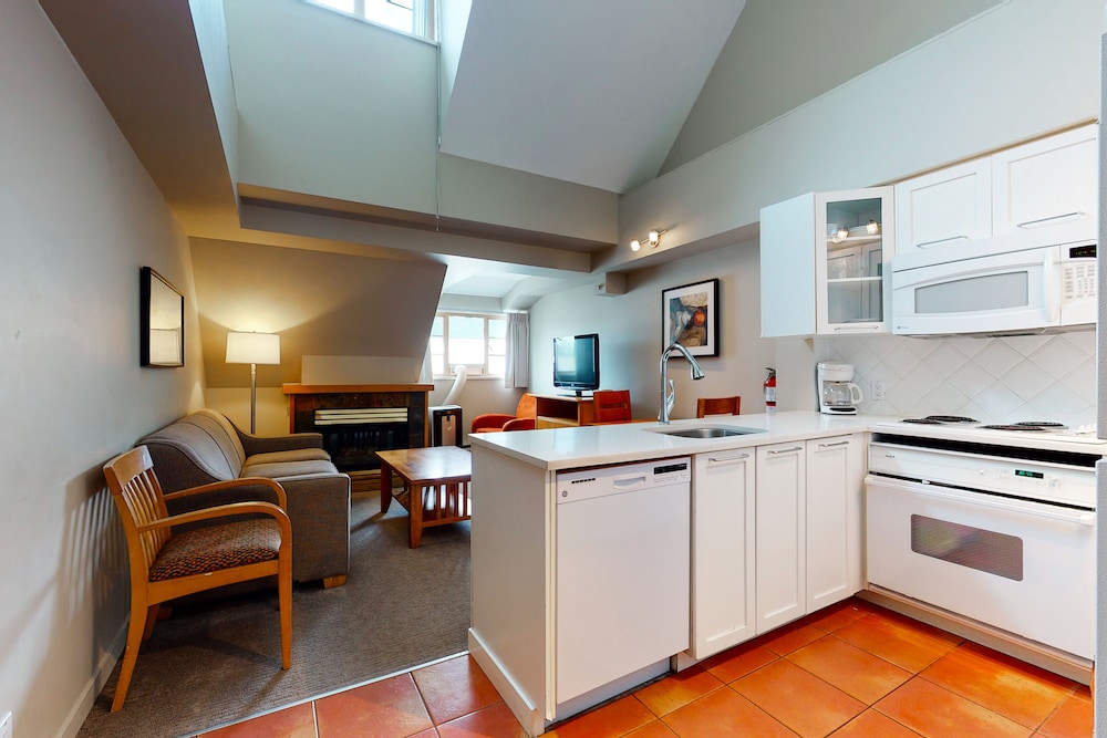 Whistler Peak Lodge - Whistler Vacation Rentals by Vacasa by null