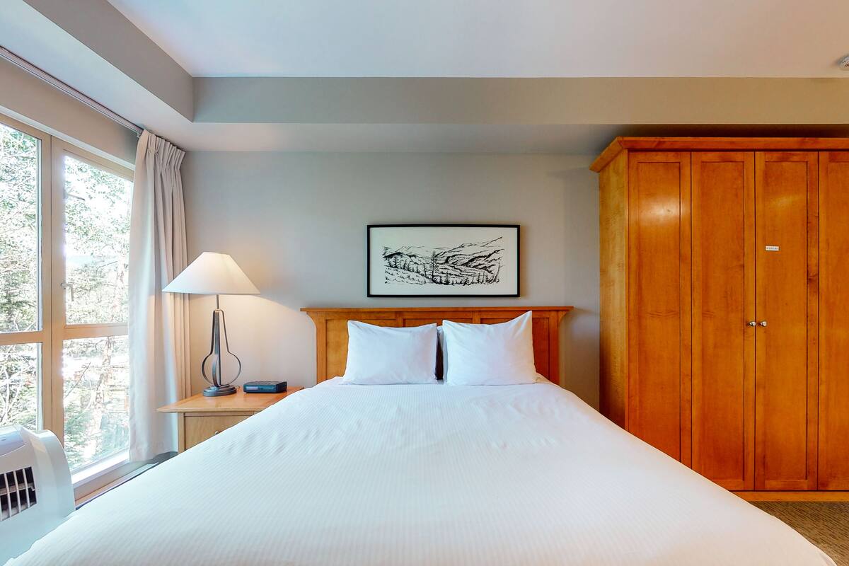 Superior Studio | Free WiFi, bed sheets