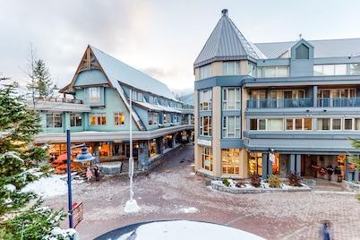 Whistler Peak Lodge