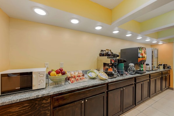 Free daily self-serve breakfast - Quality Inn Hamilton (Hamilton)