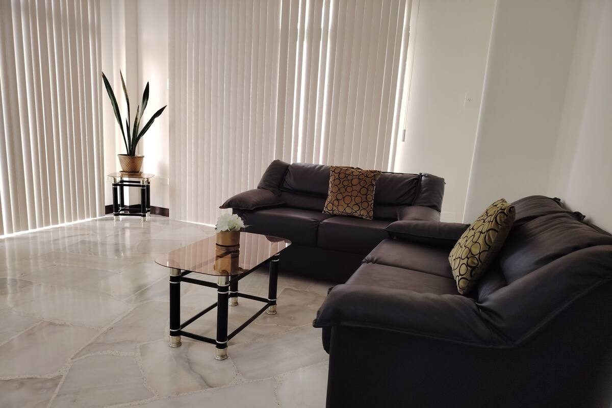 Flat-screen TV, heated floors