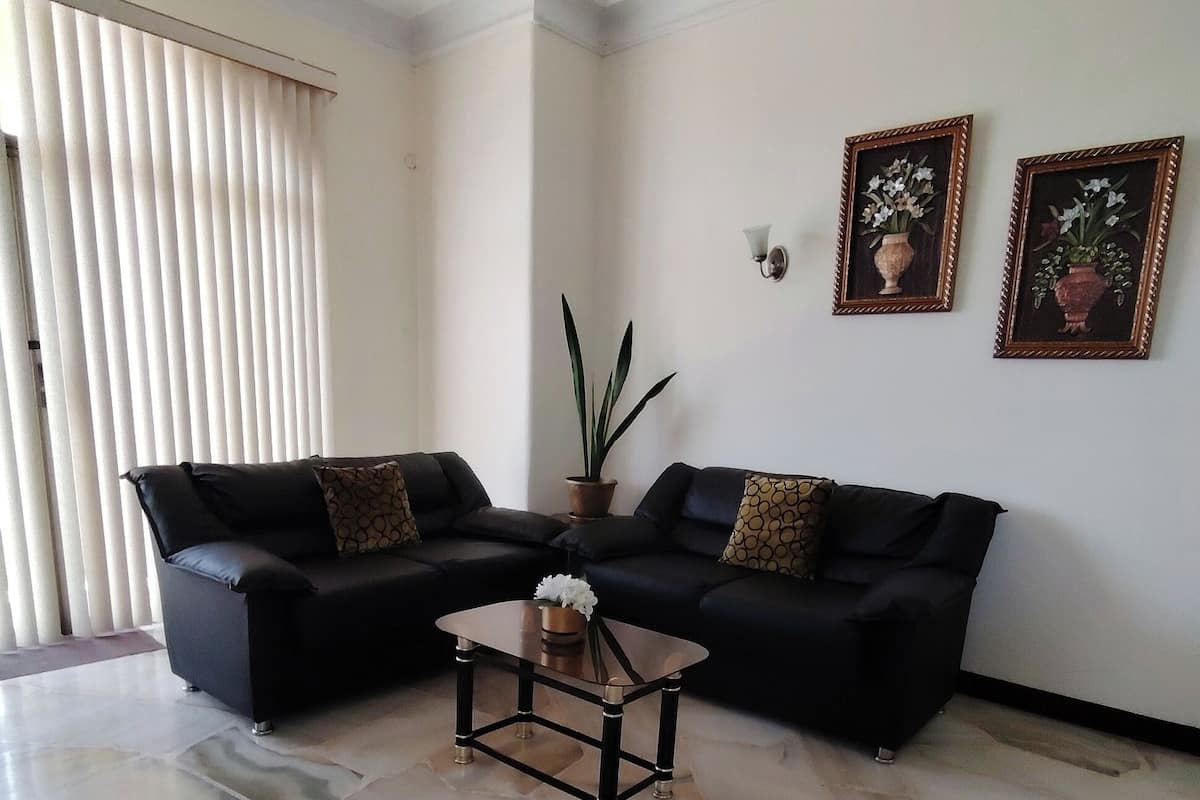 2 bedrooms, desk, free WiFi