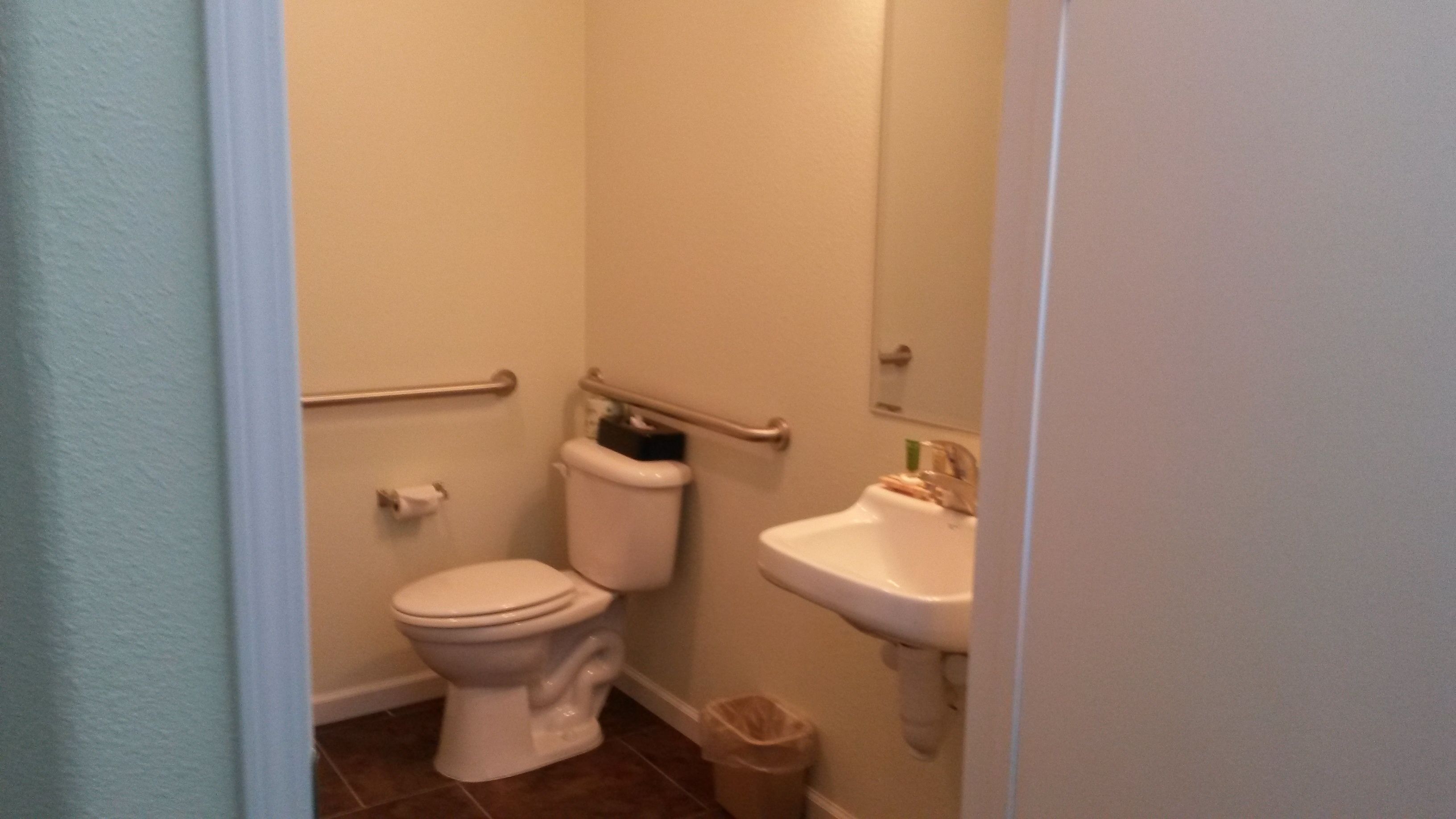 suite | bathroom | free toiletries, hair dryer, towels