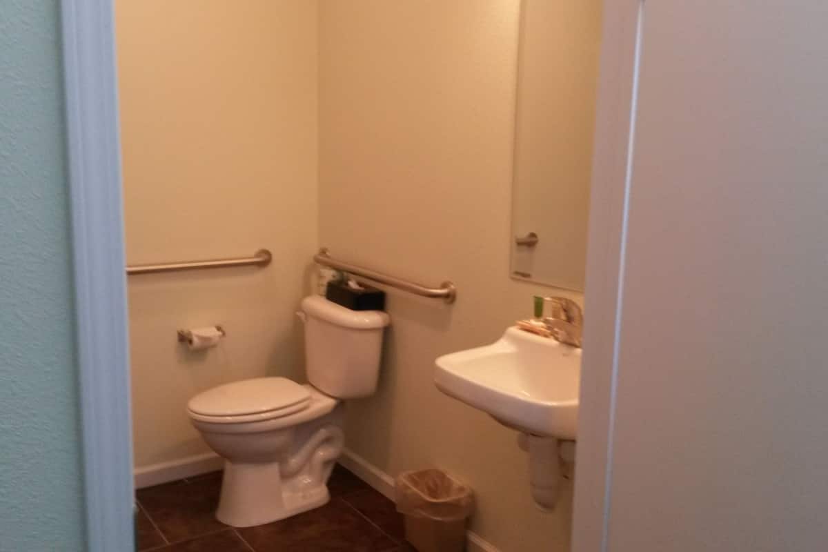 suite | bathroom | free toiletries, hair dryer, towels