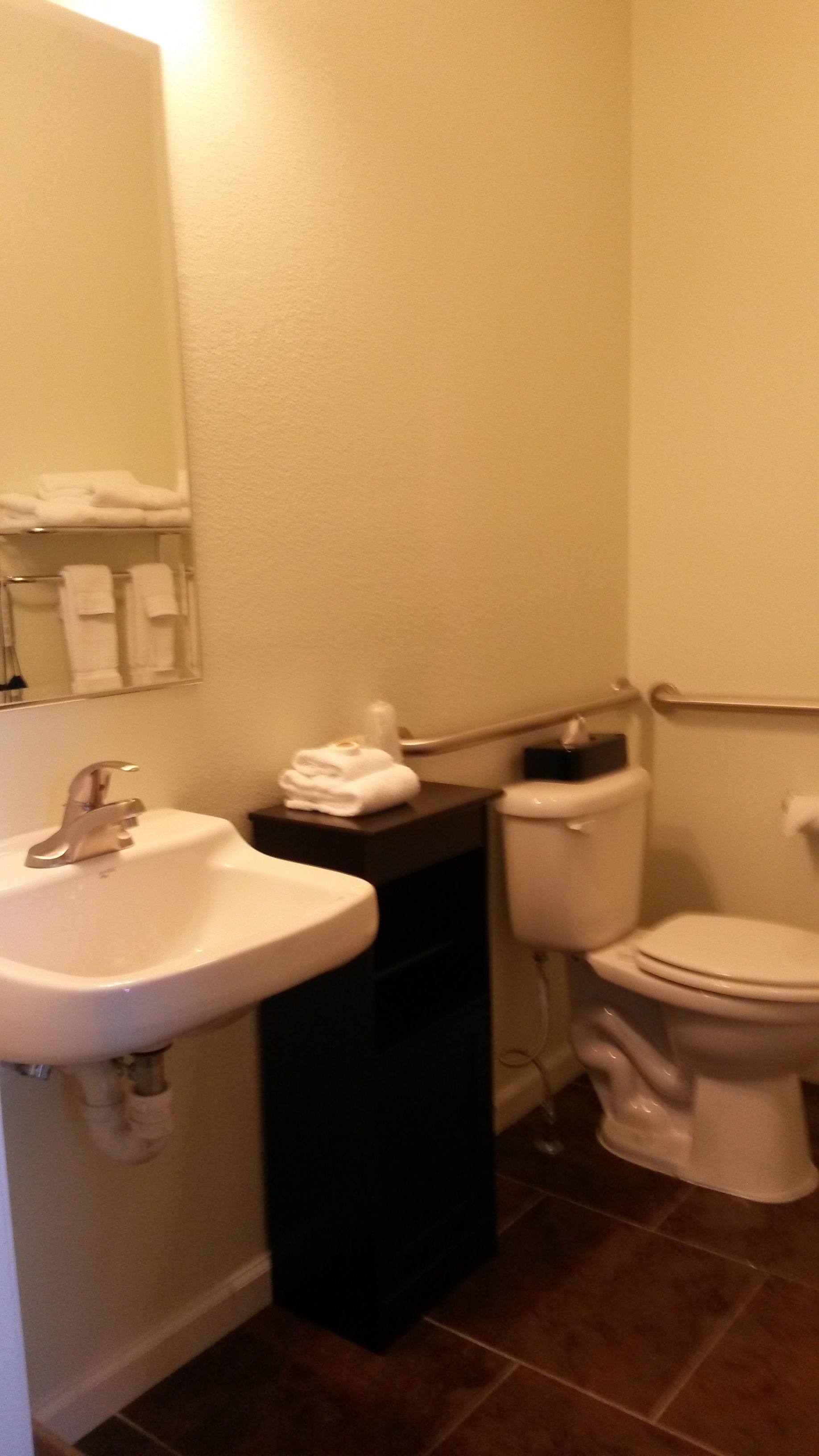 twin room | premium bedding, pillow-top beds, blackout curtains, iron/ironing board